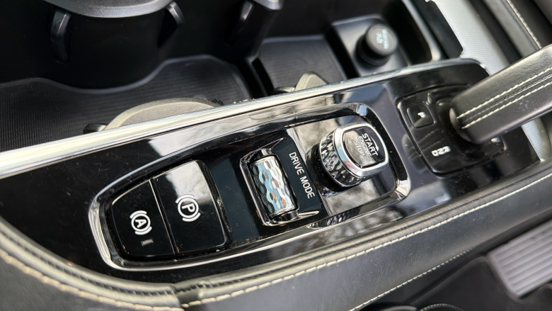 Volvo Xc90 2.0 B6P [300] R DESIGN Pro 5dr AWD Geartronic Petrol Estate